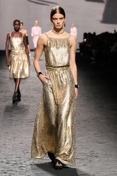 Look 49